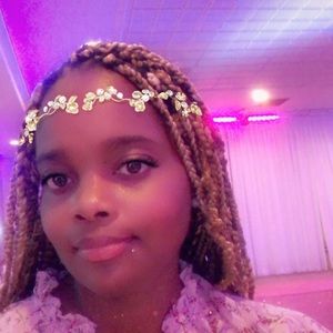 Meet your Posher, Yvette